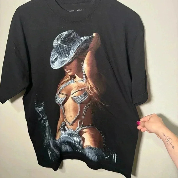 NEW limited edition Beyoncé renaissance tour tee L glitter western - Picture 3 of 5